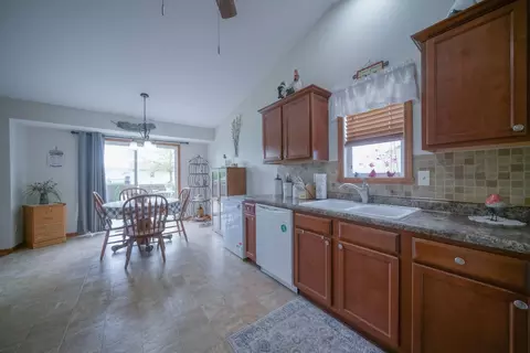192 Prairie Moon Dr, Davis Junction, IL 61020 photo 7