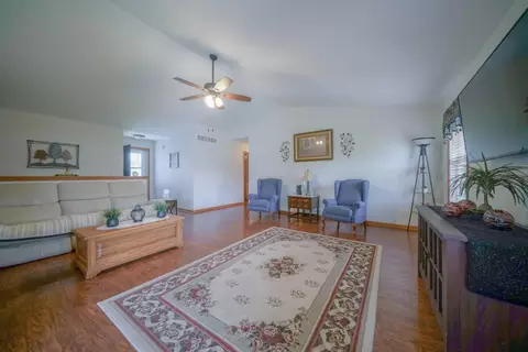 192 Prairie Moon Dr, Davis Junction, IL 61020 photo 3