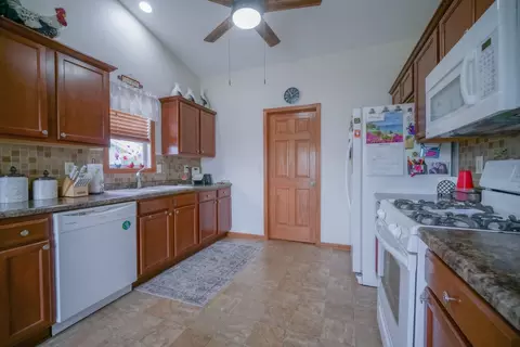 192 Prairie Moon Dr, Davis Junction, IL 61020 photo 5