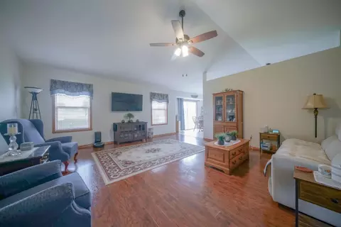 192 Prairie Moon Dr, Davis Junction, IL 61020 photo 2