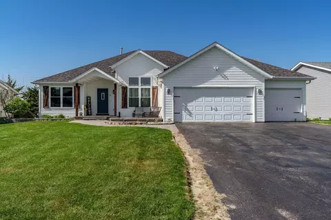 3070 Beutell Ln, Machesney Park, IL 61115