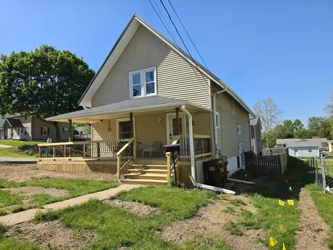 Exterior - 102 E State Rd, Mount Carroll, IL 61053 photo 3 of 9