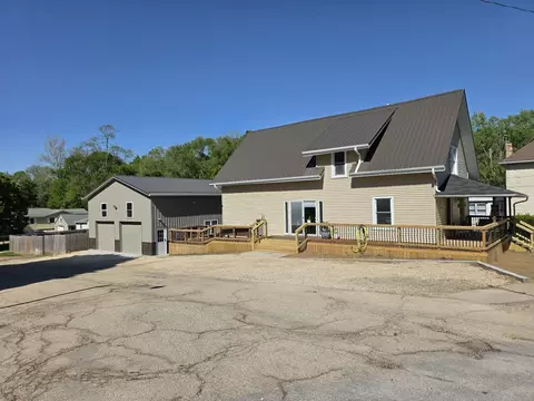 102 E State St, Mount Carroll, IL 61053