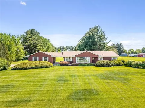 9640 Cunningham Rd, Winnebago, IL 61088