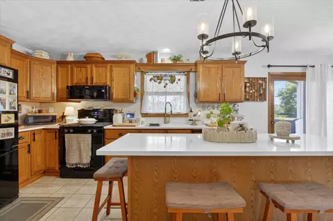 Kitchen - 12117 Whispering Winds Dr, Roscoe, IL 61073 photo 3 of 6