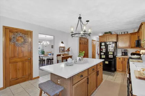 Kitchen - 12117 Whispering Winds Dr, Roscoe, IL 61073 photo 5 of 6