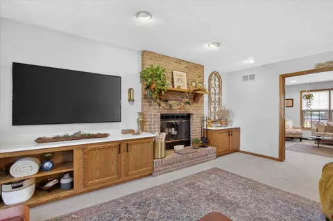 Living - 12117 Whispering Winds Dr, Roscoe, IL 61073 photo 5 of 6