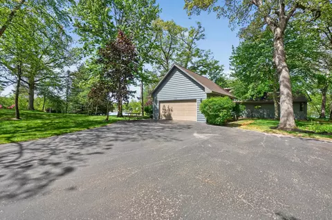Exterior - 1110 White Pine Dr, Dixon, IL 61021 photo 11 of 23