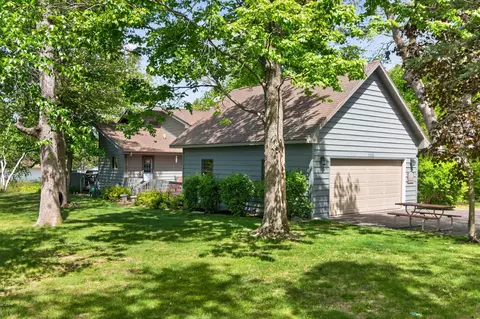 Exterior - 1110 White Pine Dr, Dixon, IL 61021 photo 1 of 23