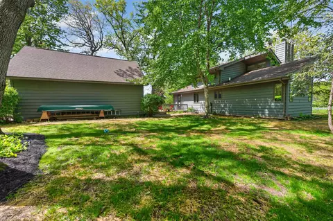 Exterior - 1110 White Pine Dr, Dixon, IL 61021 photo 10 of 23