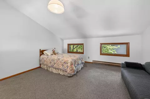 Bedroom - 1110 White Pine Dr, Dixon, IL 61021 photo 3 of 4