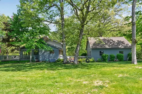 Exterior - 1110 White Pine Dr, Dixon, IL 61021 photo 3 of 23