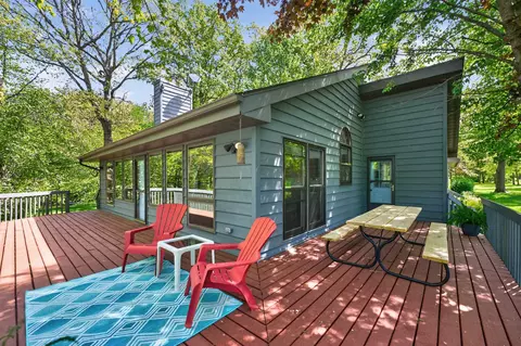 Exterior - 1110 White Pine Dr, Dixon, IL 61021 photo 7 of 23