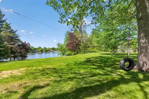 Exterior - 1110 White Pine Dr, Dixon, IL 61021 photo 13 of 23