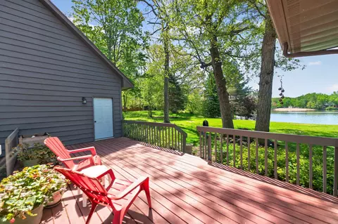 Exterior - 1110 White Pine Dr, Dixon, IL 61021 photo 9 of 23