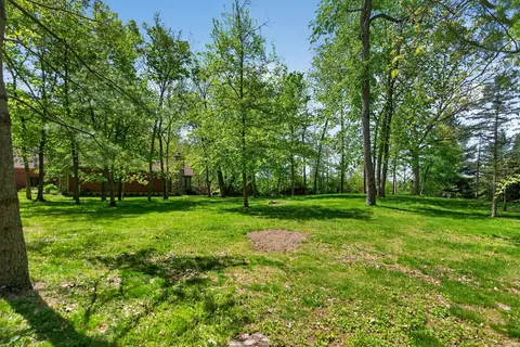 Exterior - 1110 White Pine Dr, Dixon, IL 61021 photo 19 of 23