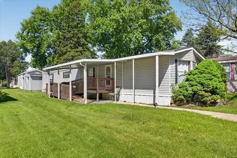 501 Lindenwood Dr, Belvidere, IL 61008
