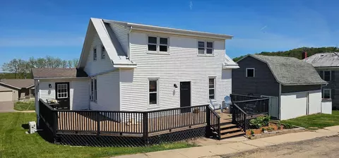 133 N Washington St, Elizabeth, IL 61028