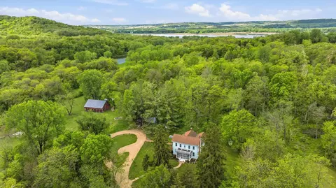 2562 S Blackjack Rd, Galena, IL 61036