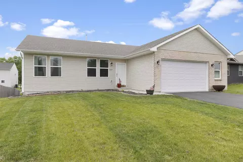 6424 Edgewood Rd, Machesney Park, IL 61115