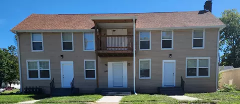 2304 S 4th St, Rockford, IL 61104