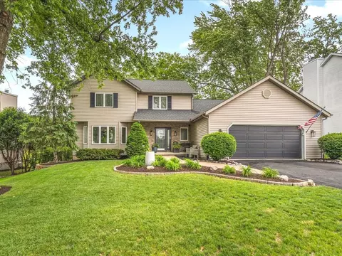3721 Applewood Ln, Rockford, IL 61114