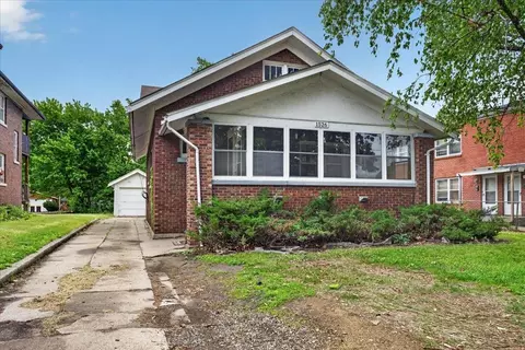 1526 10th St, Rockford, IL 61104