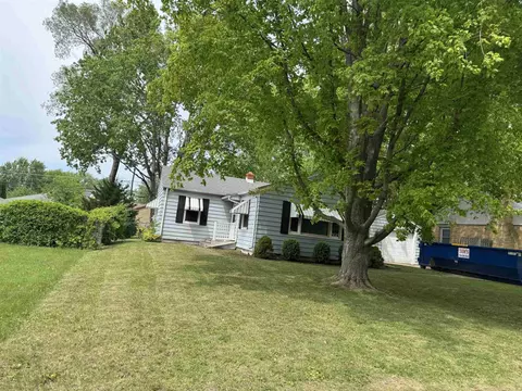 2812 Pelham Rd, Rockford, IL 61107