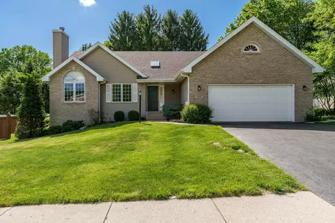 1350 Featherstone Rd, Rockford, IL 61107