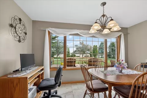 Dining - 4802 Pipers Way Ln, Roscoe, IL 61073 photo 1 of 4