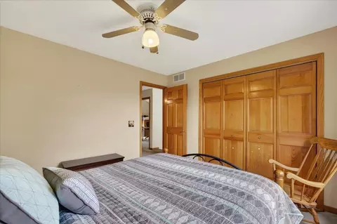 Bedroom - 4802 Pipers Way Ln, Roscoe, IL 61073 photo 5 of 7