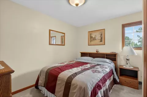 Bedroom - 4802 Pipers Way Ln, Roscoe, IL 61073 photo 6 of 7
