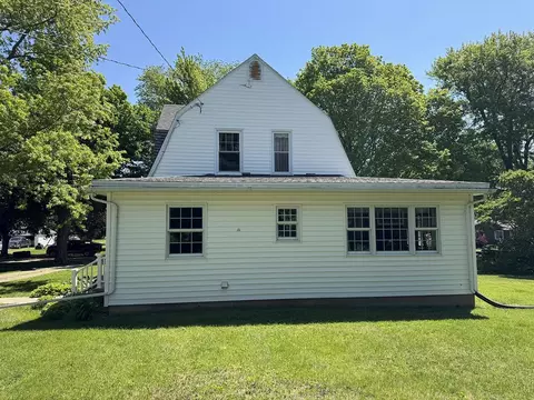 Exterior - 314 Plummer Ave, Chadwick, IL 61014 photo 4 of 7