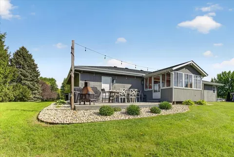 Exterior - 6137 Upper Ridge Way, Roscoe, IL 61073 photo 9 of 15