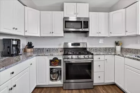 Kitchen - 6137 Upper Ridge Way, Roscoe, IL 61073 photo 1 of 3