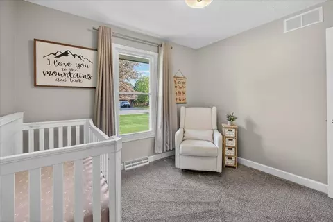Bedroom - 6137 Upper Ridge Way, Roscoe, IL 61073 photo 1 of 5