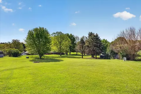 Exterior - 6137 Upper Ridge Way, Roscoe, IL 61073 photo 13 of 15