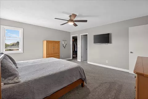 Bedroom - 6137 Upper Ridge Way, Roscoe, IL 61073 photo 2 of 5