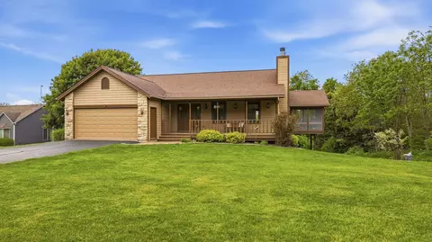 7 Belden School Ln, Galena, IL 61036