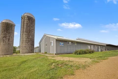 Exterior - 2928 E Stagecoach Trl, Apple River, IL 61001 photo 7 of 9