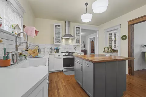 Kitchen - 2928 E Stagecoach Trl, Apple River, IL 61001 photo 2 of 2