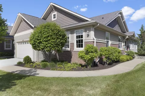 4521 Rainbow Ct, Loves Park, IL 61111