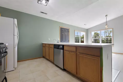 Kitchen - 10050 Skipperling Rd, Roscoe, IL 61073 photo 3 of 3