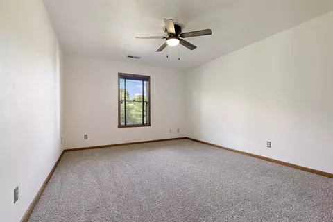 Bedroom - 10050 Skipperling Rd, Roscoe, IL 61073 photo 1 of 2