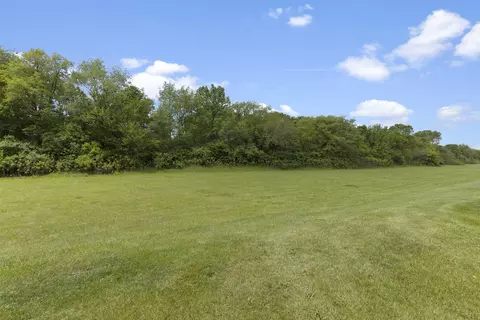 Exterior - 10050 Skipperling Rd, Roscoe, IL 61073 photo 2 of 2