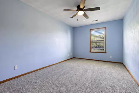 Bedroom - 10050 Skipperling Rd, Roscoe, IL 61073 photo 2 of 2