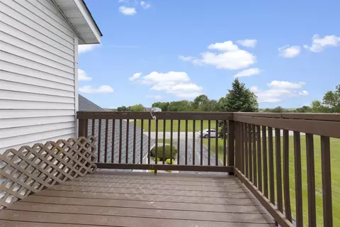 Exterior - 10050 Skipperling Rd, Roscoe, IL 61073 photo 1 of 2