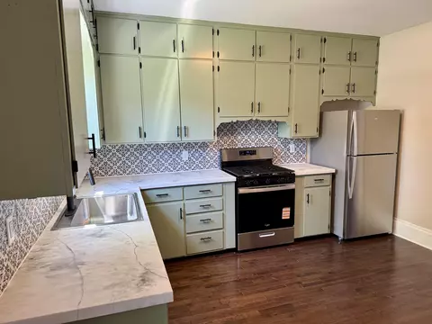 Kitchen - 621 E Garden St, Freeport, IL 61032 photo 3 of 3