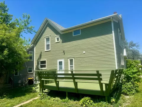 Exterior - 621 E Garden St, Freeport, IL 61032 photo 5 of 7