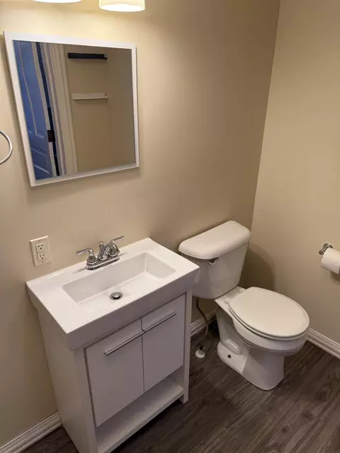 Bath - 621 E Garden St, Freeport, IL 61032 photo 1 of 2